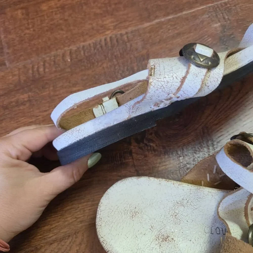 NWOT Musse & Cloud Miah T-Strap Sandals